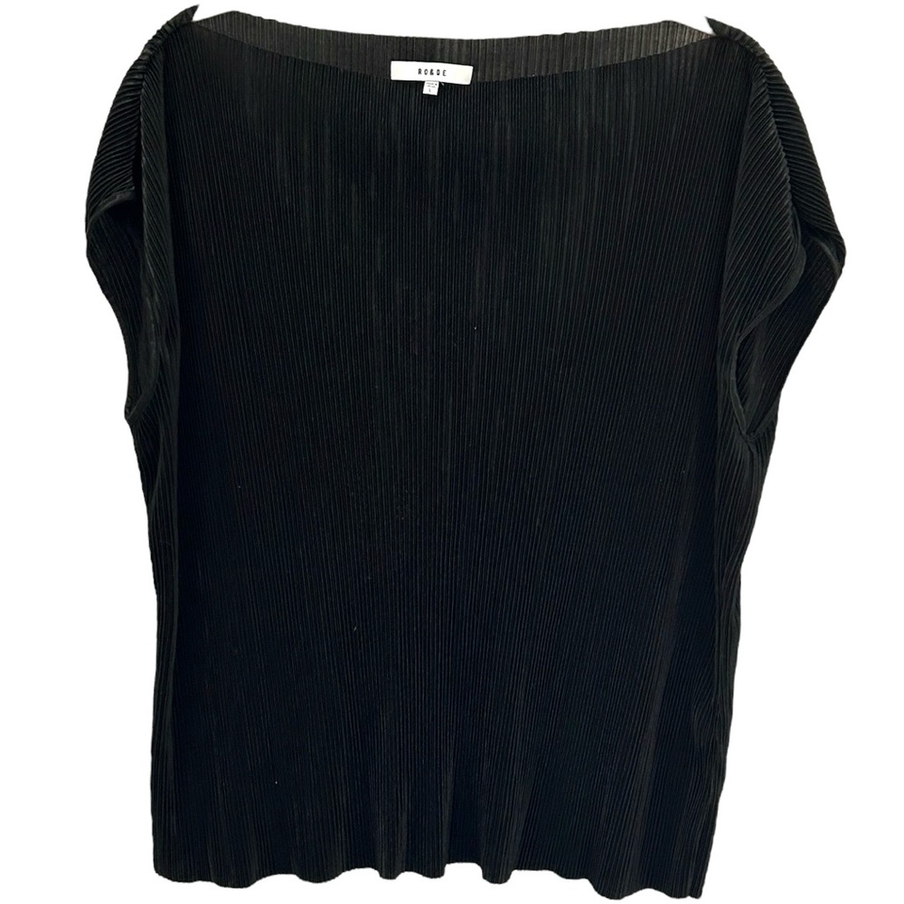 Ro & De Black Pleated Short Sleeve Blouse